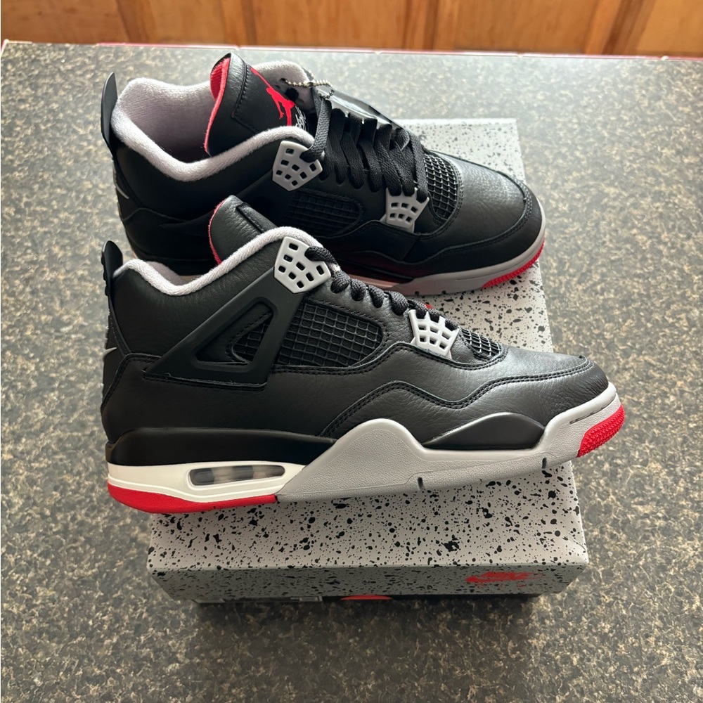 AIR JORDAN 4 RETRO 'BRED REIMAGINED' NWT SIZE 10 MEN 100% AUTHENTIC
